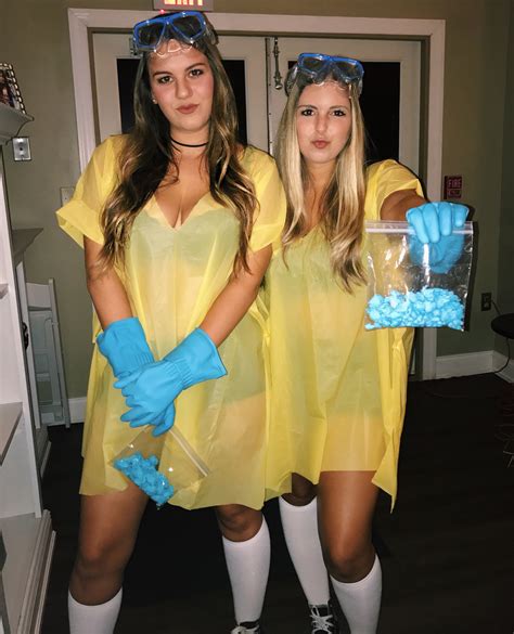 disfraces de 2 amigas|disfraces de halloween para amigos.